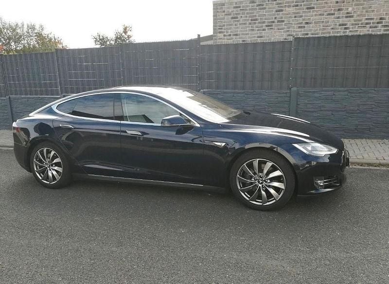 Second-hand Tesla Model S 309 kW (421 CP) 2015 Hatchback