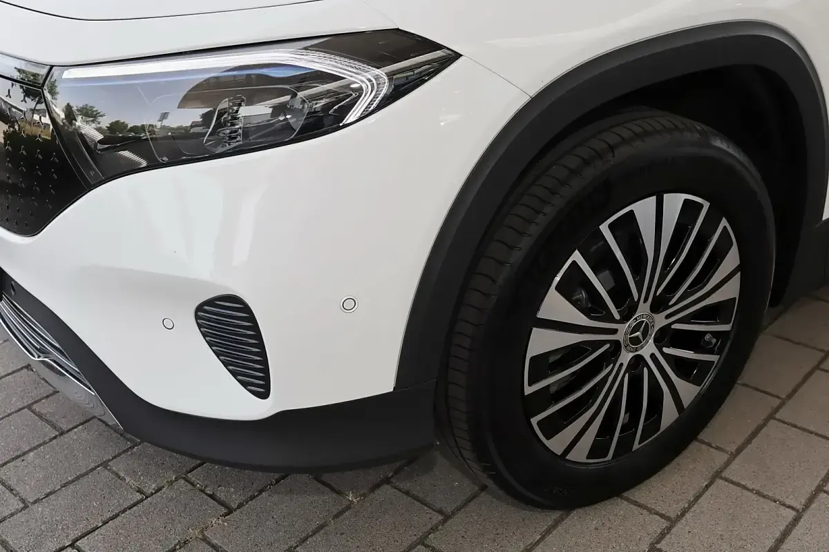 Gebraucht Mercedes EQB350 214 kW (292 PS) 2025 Weiß SUV