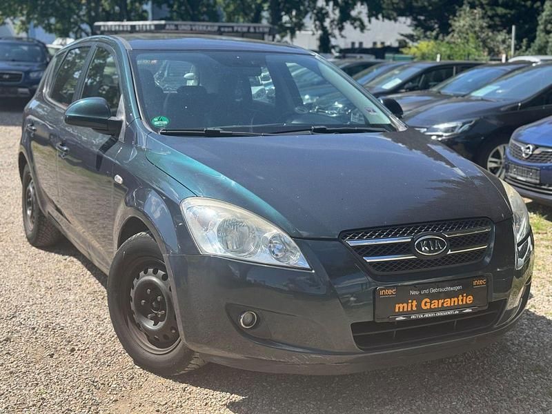 Grün Gebraucht 2007 Kia Ceed Kombi | 3.990 € (Etwas zu teuer) - Bild 1/4