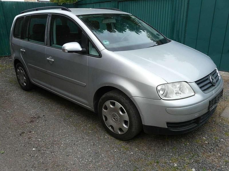 Silber Gebraucht 2005 VW Touran Trendline Van / Kleinbus | 3.400 € (Etwas zu teuer) - Bild 1/4