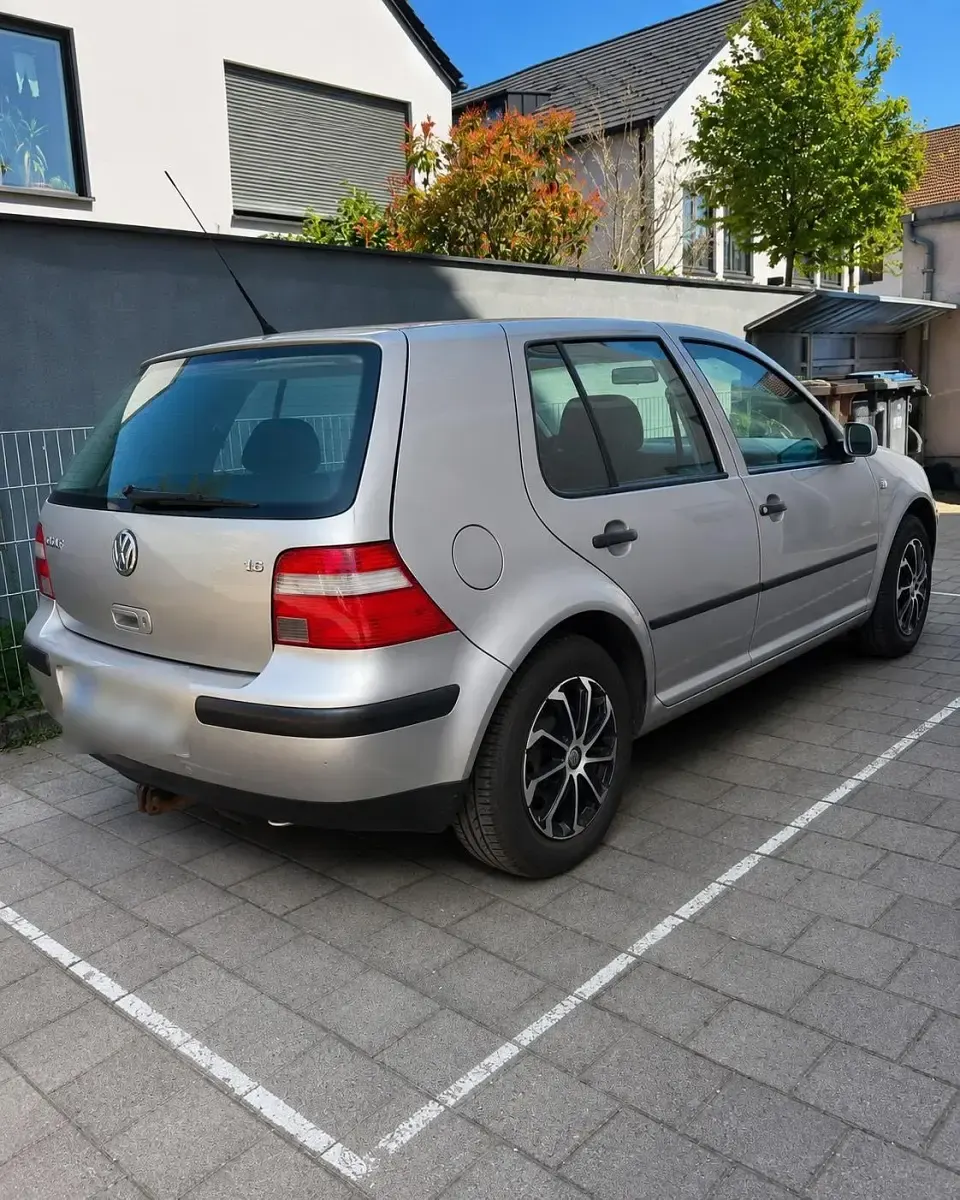 Gebraucht VW Golf IV 105 PS (77 kW) 2003 Grau Kleinwagen