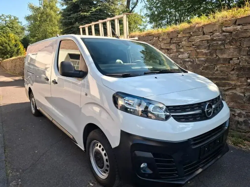 Gebraucht Opel Vivaro Edition 122 PS (89 kW) 2020 Jade weiss Van / Kleinbus