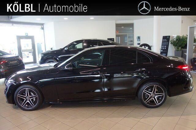 Lack obsidianschwarz Gebraucht 2024 Mercedes C300e AMG Limousine | 53.980 € (Teuer) - Bild 1/4