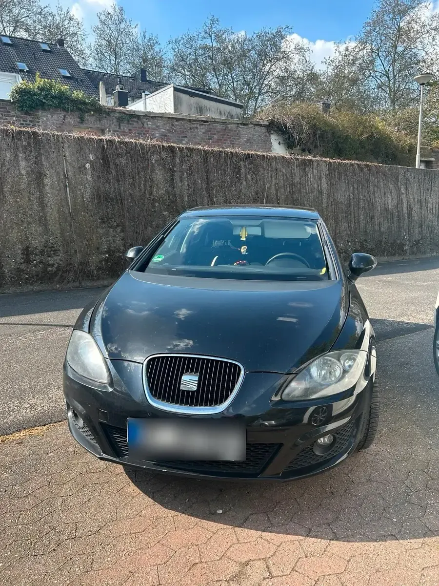 Gebraucht Seat Leon 105 PS (77 kW) 2012 Schwarz Kleinwagen