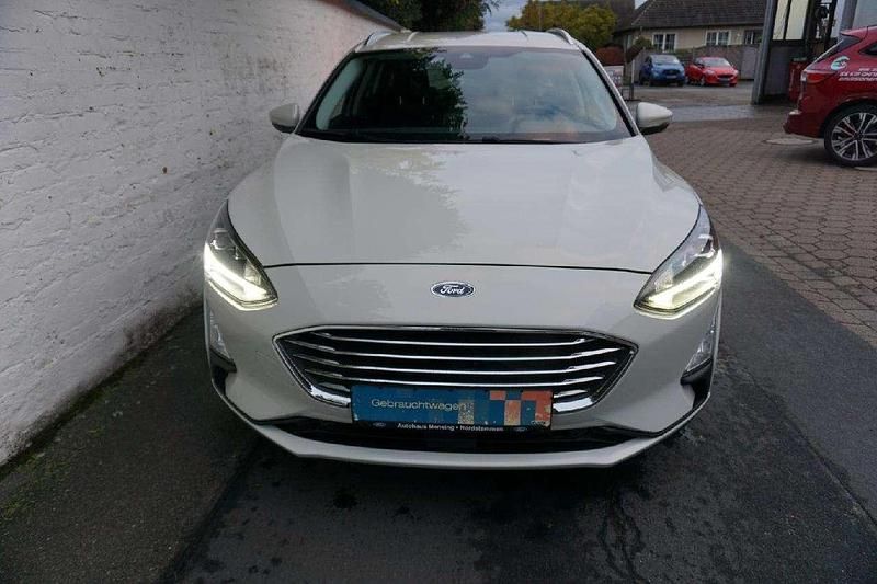 Gebraucht Ford Focus Titanium X 155 PS (114 kW) 2021 Metropolisweiß metallic Kombi