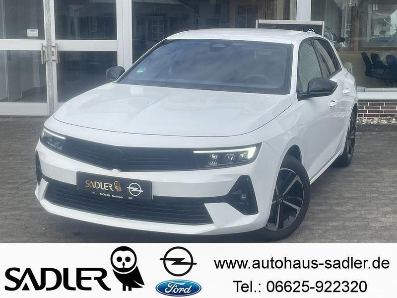 Weiß Gebraucht 2024 Opel Astra GS Line Limousine | 22.299 € (Guter Preis) - Bild 1/4