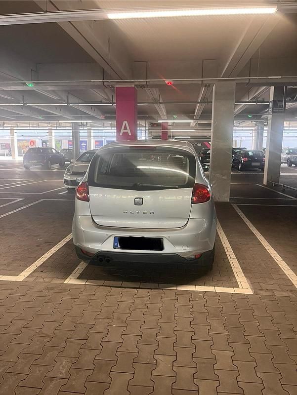 Second-hand Seat Altea 140 CP (102 kW) 2011 Argintiu Monovolum