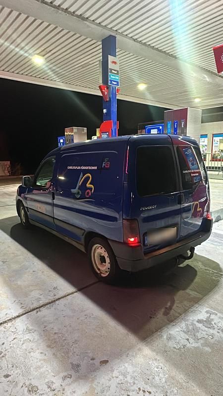 Gebraucht Peugeot Partner 69 PS (50 kW) 2004 Blau Van / Kleinbus