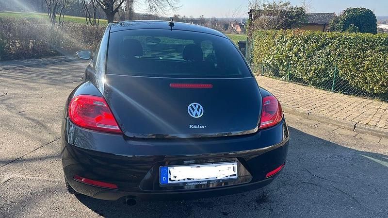 Gebraucht VW Beetle Design 105 PS (77 kW) 2014 Schwarz Kleinwagen