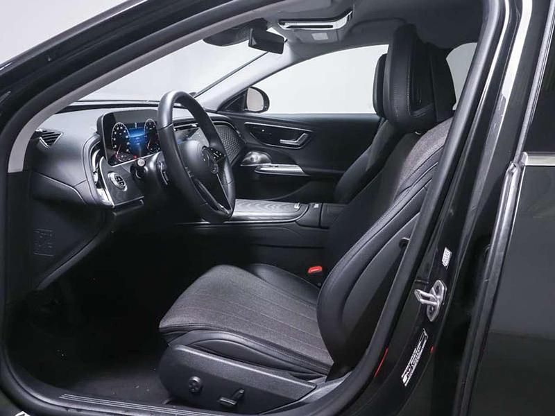 Gebraucht Mercedes E220 197 PS (144 kW) 2024 Metalliclack graphitgrau Kombi