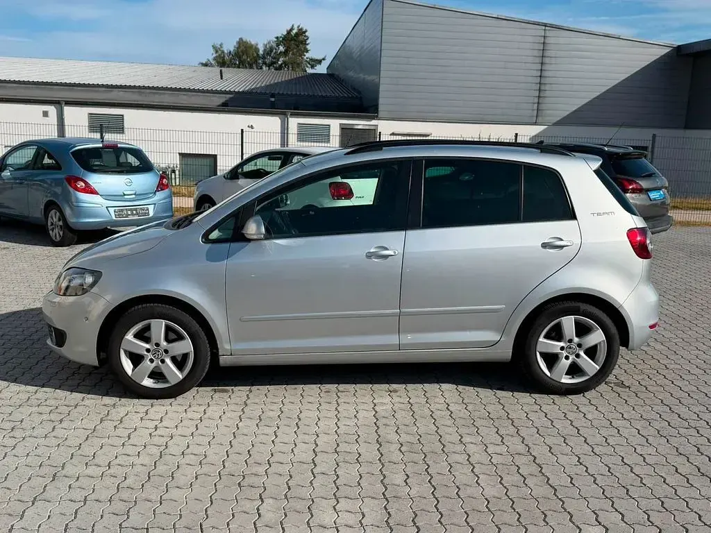 Gebraucht VW Golf VI Team 105 PS (77 kW) 2010 Silber Kleinwagen