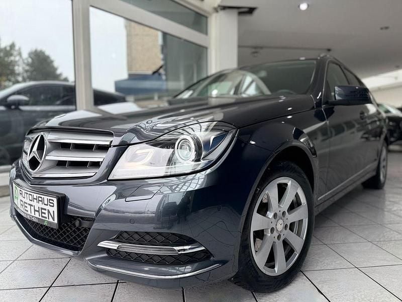 Grau Gebraucht 2013 Mercedes C200 Limousine | 15.990 € (Teuer) - Bild 1/4