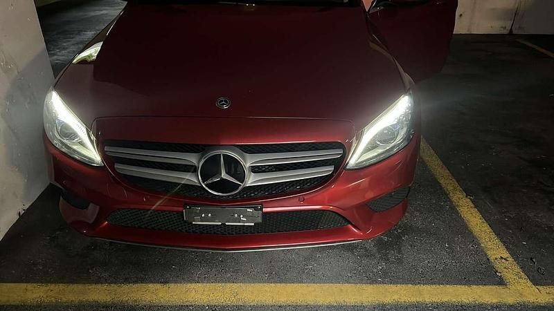 Rot Gebraucht 2019 Mercedes C200 Kombi | 15.500 € - Bild 1/4