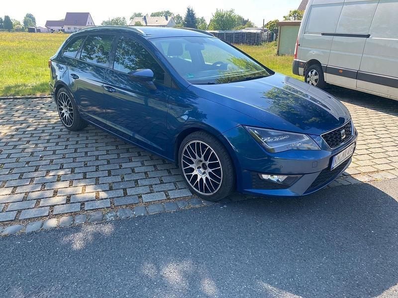 Blau Gebraucht 2014 Seat Leon FR Kombi | 10.000 € (Teuer) - Bild 1/4