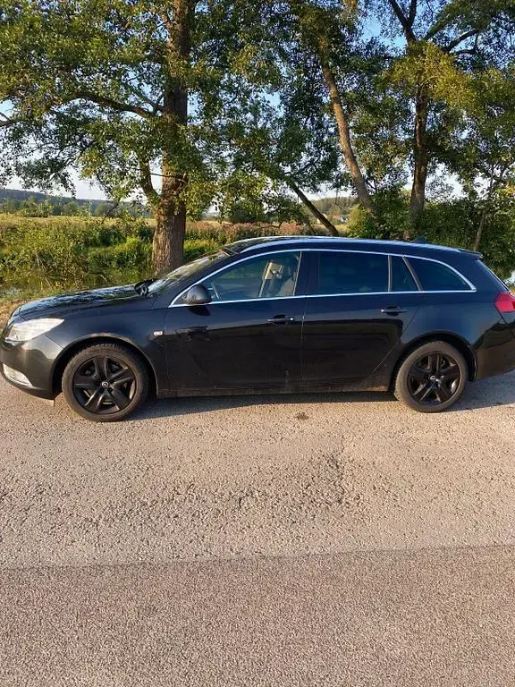 Gebraucht Opel Insignia 160 PS (117 kW) 2011 Schwarz Kombi