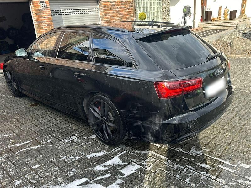 Gebraucht Audi A6 Ambiente 326 PS (239 kW) 2015 Schwarz Kombi