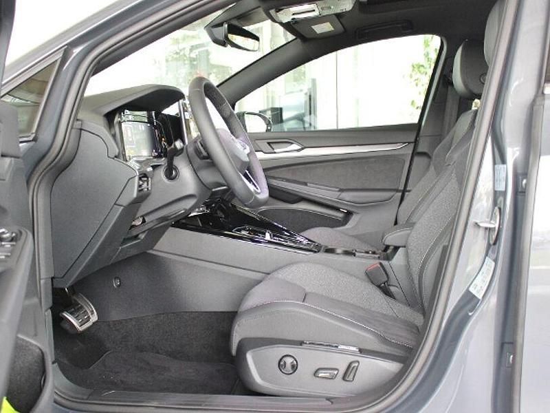 Gebraucht VW Golf VIII Edition 150 PS (110 kW) 2024 Grau (delfingrau metallic / schwarz uni (dachfarbe)) Kleinwagen