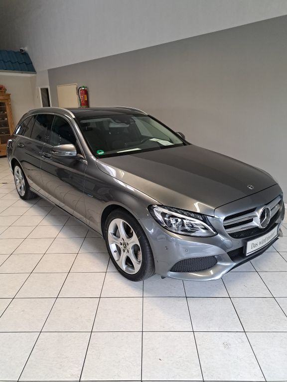 Grau Gebraucht 2017 Mercedes C350e Avantgarde Kombi | 19.700 € (Fairer Preis) - Bild 1/4