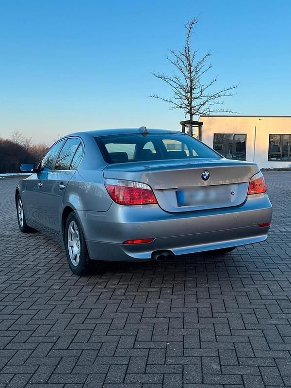 Gebraucht BMW 523 177 PS (130 kW) 2006 Grau Limousine