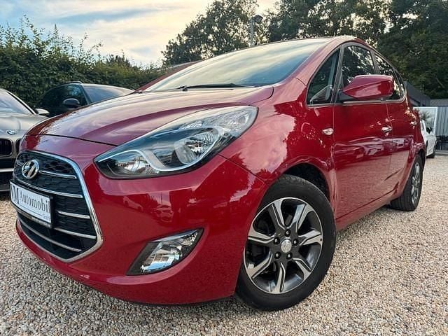 Rot Gebraucht 2017 Hyundai ix20 Van / Kleinbus | 10.990 € (Guter Preis) - Bild 1/4