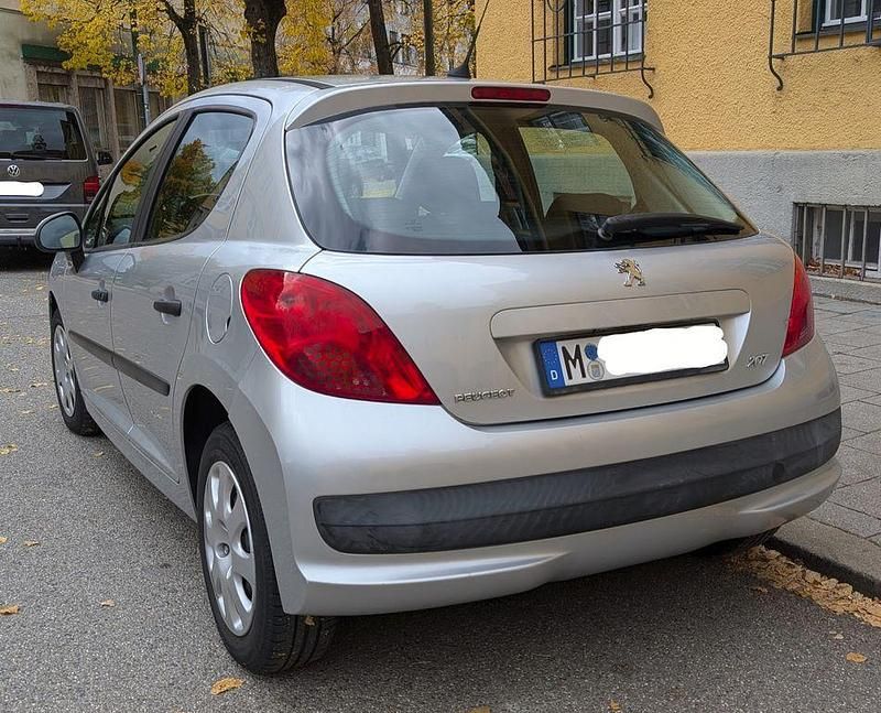 Silber Gebraucht 2009 Peugeot 207 Filou Limousine | 2.899 € (Fairer Preis) - Bild 1/4