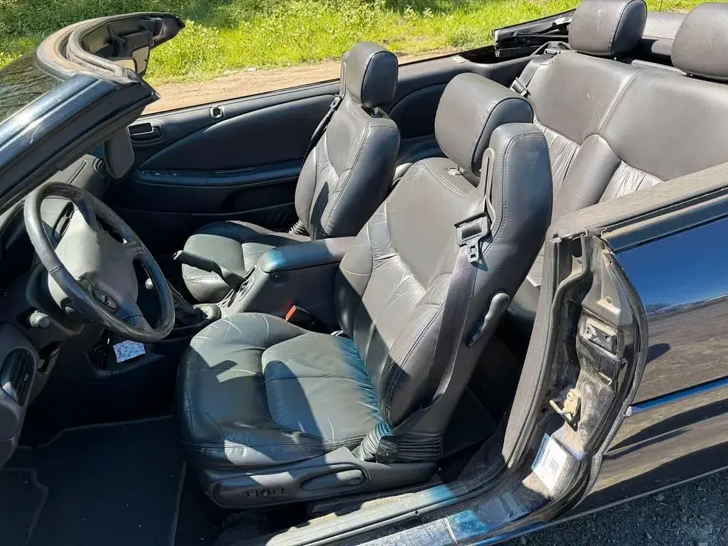 Second-hand Chrysler Stratus 131 CP (96 kW) 1999 Mov Cabrio