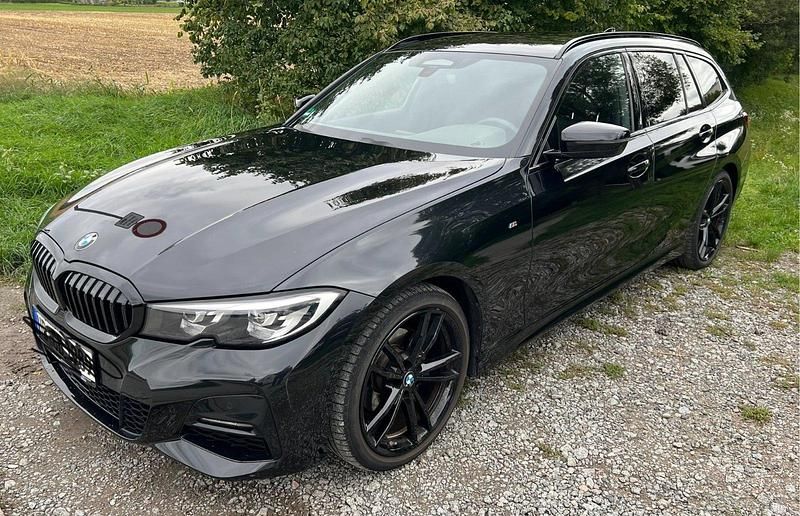 Schwarz Gebraucht 2020 BMW 320 M Sport Kombi | 29.400 € (Fairer Preis) - Bild 1/4