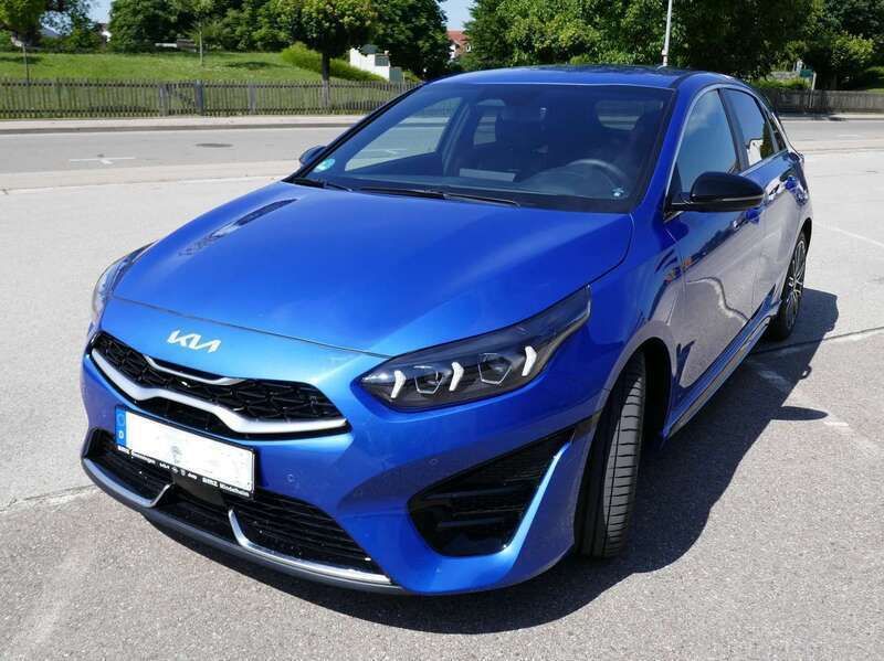 Blau Neu 2025 Kia Ceed GT GT-Line Limousine | 27.900 € (Guter Preis) - Bild 1/4