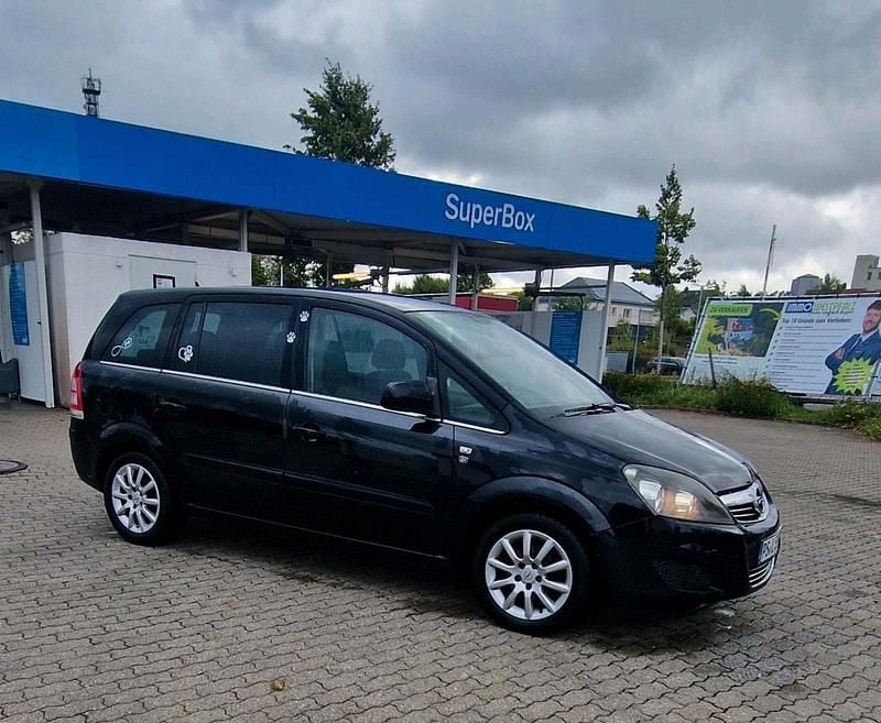 Schwarz Gebraucht 2010 Opel Zafira Van / Kleinbus | 2.250 € (Superpreis) - Bild 1/4