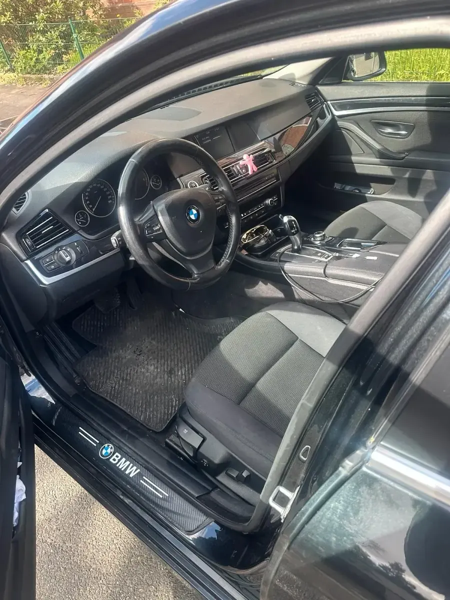 Gebraucht BMW 520 184 PS (135 kW) 2011 Schwarz Limousine