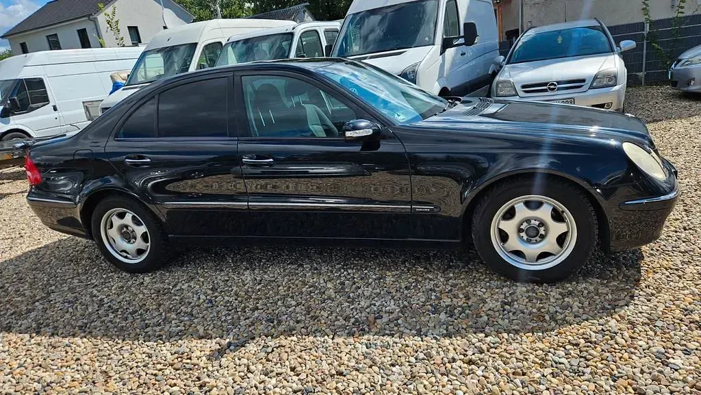 Gebraucht Mercedes E240 Elegance 177 PS (130 kW) 2003 Schwarz Limousine