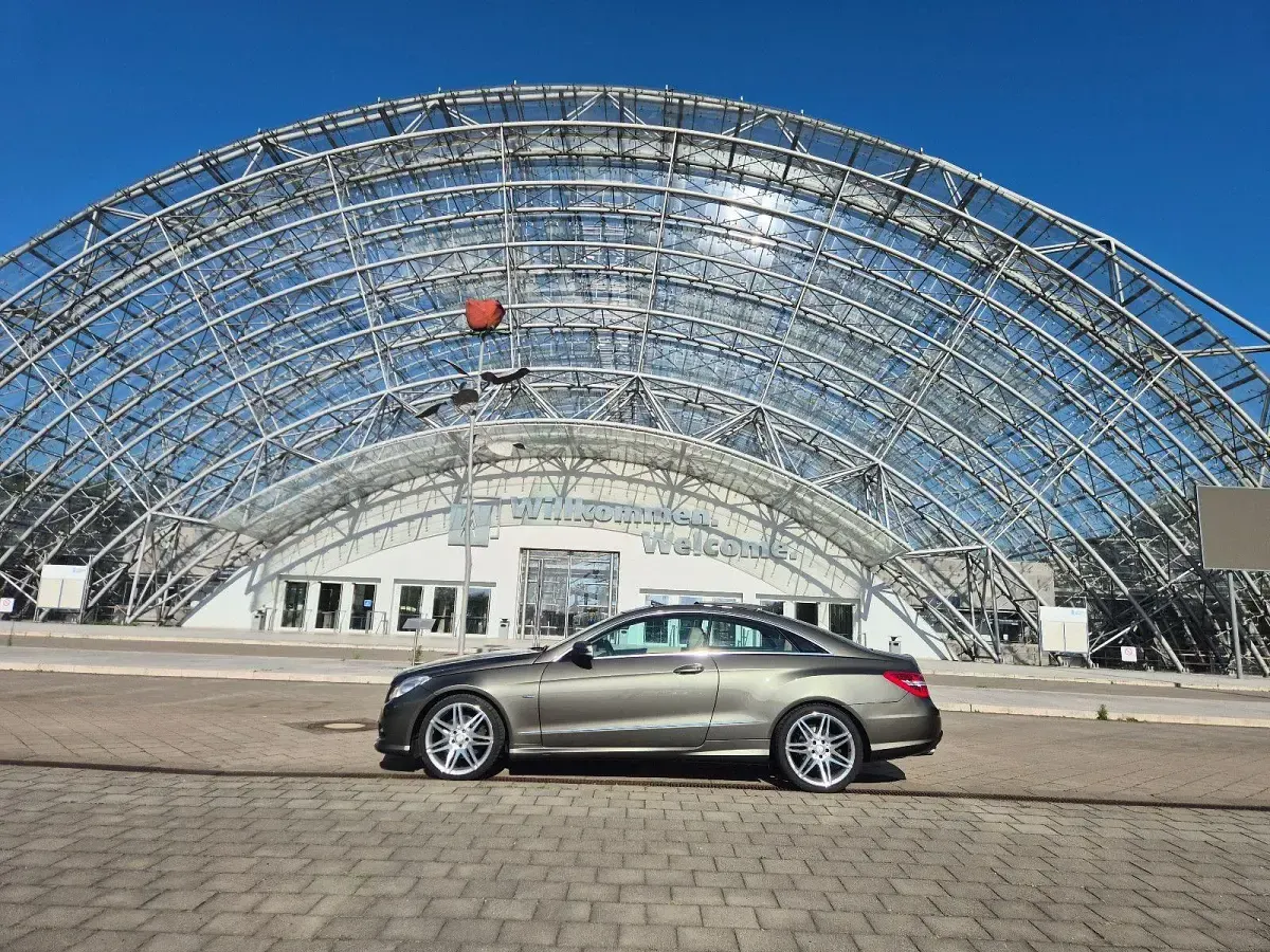 Gebraucht Mercedes E200 AMG 184 PS (135 kW) 2012 Grau Coupé