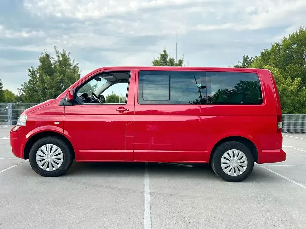Gebraucht VW Caravelle 131 PS (96 kW) 2006 Rot Van