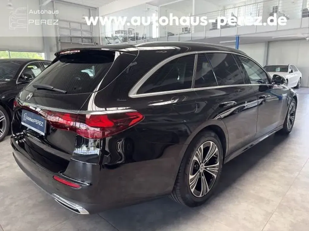 Gebraucht Mercedes 200 Avantgarde 227 PS (166 kW) 2024 Obsidianschwarz (metallic) Kombi