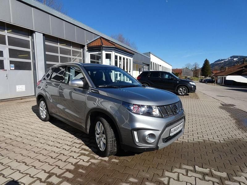 Gebraucht Suzuki Vitara 140 PS (102 kW) 2018 Grau SUV