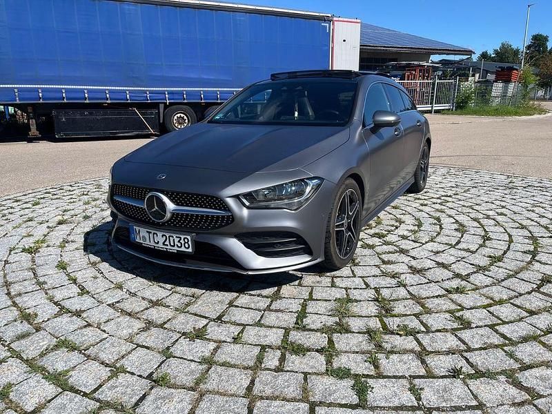 Grau Gebraucht 2020 Mercedes CLA200 Shooting Brake AMG line Kombi | 23.499 € (Superpreis) - Bild 1/4