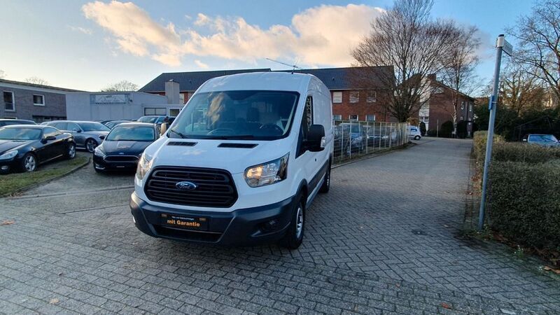 Gebraucht Ford Transit 131 PS (96 kW) 2018 Weiß Van / Kleinbus