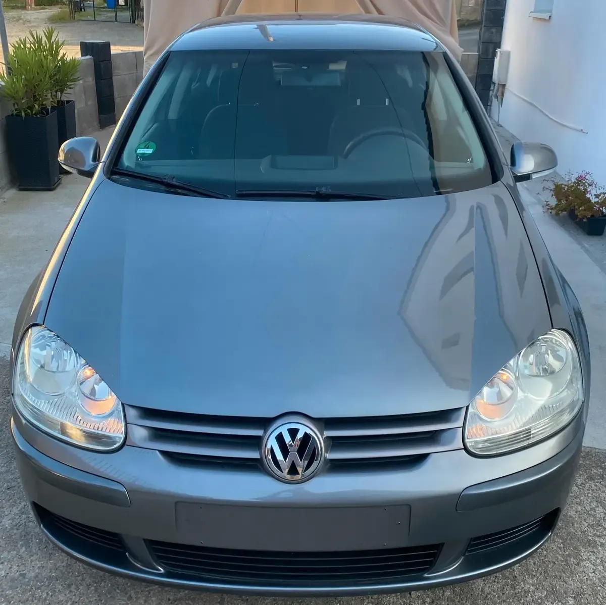 Brugt VW Golf V 90 HK (66 kW) 2004 Grå Hatchback