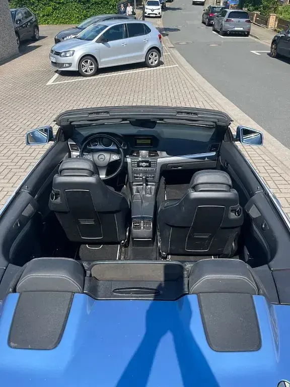 Gebraucht Mercedes E200 Avantgarde 184 PS (135 kW) 2010 Blau Cabrio