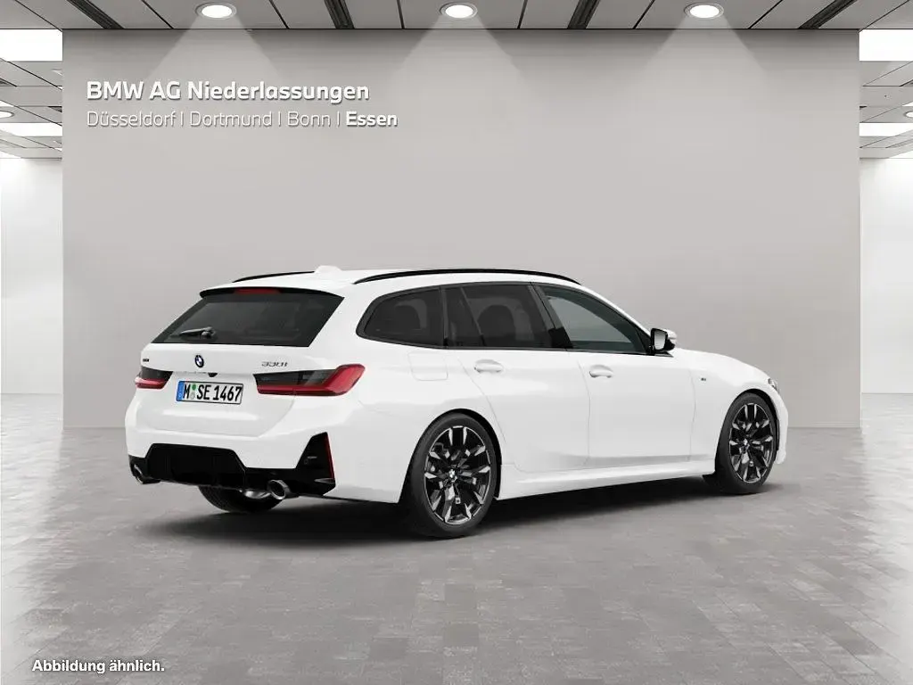Gebraucht BMW 330 M Sport 258 PS (189 kW) 2025 Weiß Kombi
