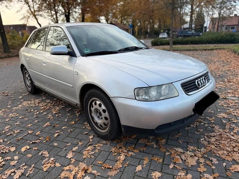 Second-hand Audi A3 102 CP (75 kW) 2001 Argintiu Hatchback