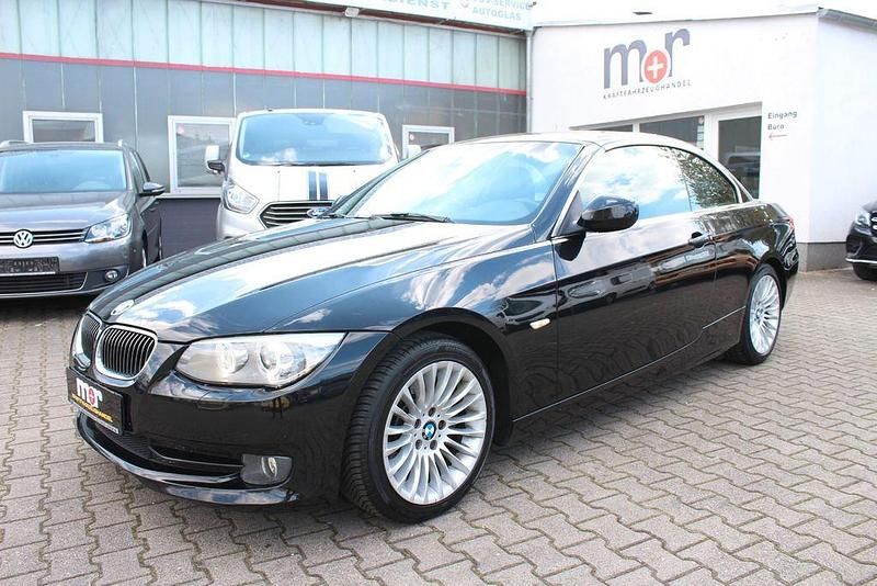 Gebraucht BMW 325 Cabriolet 218 PS (160 kW) 2012 Schwarz Cabrio