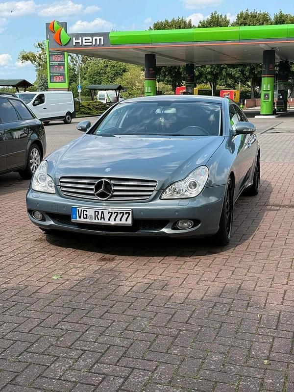 Grau Gebraucht 2004 Mercedes 350 Coupé | 8.000 € - Bild 1/4