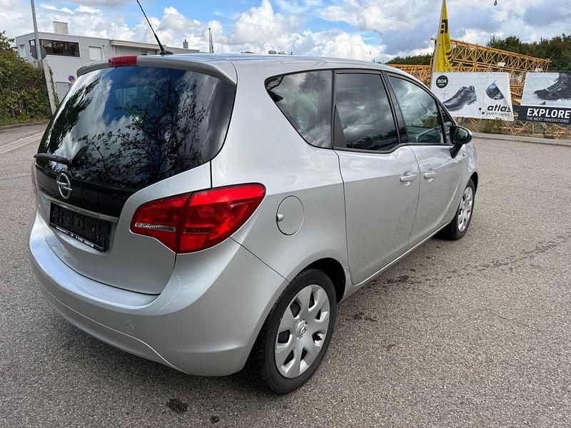 Gebraucht Opel Meriva 101 PS (74 kW) 2011 Silber Van / Kleinbus