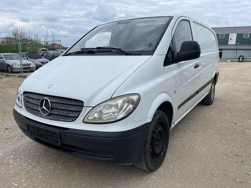 Weiß Gebraucht 2008 Mercedes Vito Van / Kleinbus | 2.990 € (Guter Preis) - Bild 1/4