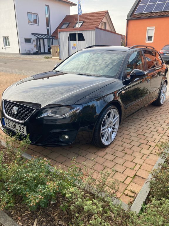 Schwarz Gebraucht 2013 Seat Exeo Reference Kombi | 4.995 € (Fairer Preis) - Bild 1/4