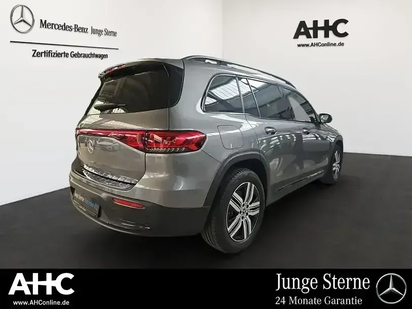 Gebraucht Mercedes EQB250 Night 139 kW (190 PS) 2024 Metalliclack mountaingrau SUV