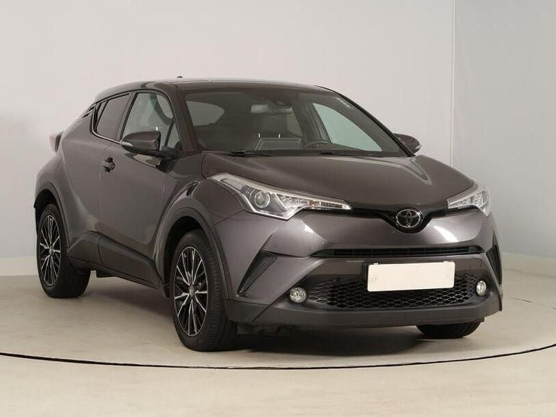 Grey metallic Gebraucht 2018 Toyota C-HR Club SUV | 17.290 € (Fairer Preis) - Bild 1/4