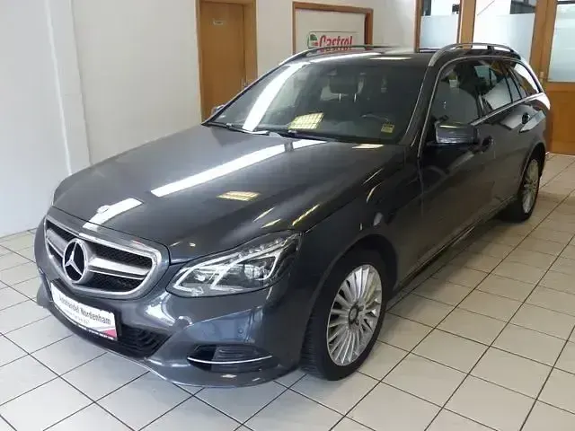 Gebraucht Mercedes E220 170 PS (125 kW) 2014 Andere Limousine