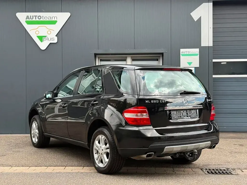 Gebraucht Mercedes ML280 190 PS (139 kW) 2007 Schwarz SUV